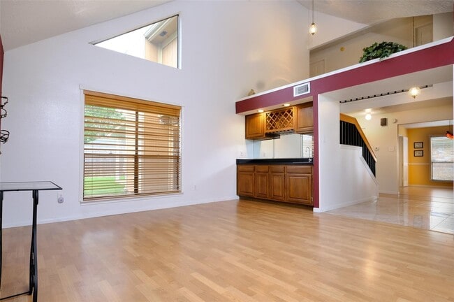 property at 2520 Hadley Cir