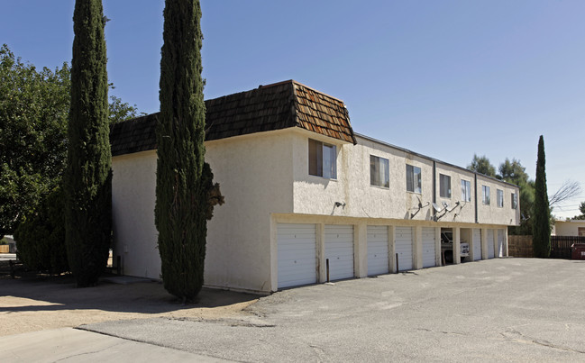 Kickapoo Manor in Yucca Valley, CA - Building Photo - Building Photo