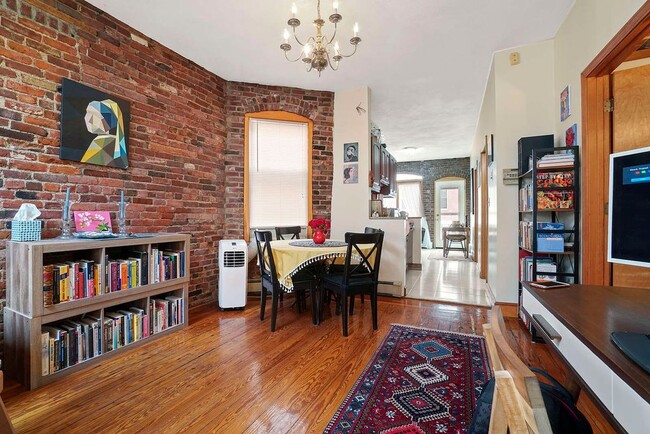 67 Baldwin St, Unit 3