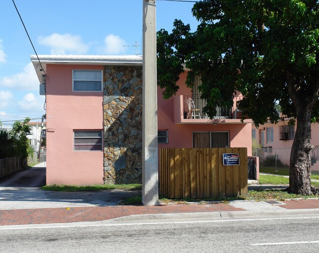 1235 SW 7th St in Miami, FL - Building Photo - Building Photo