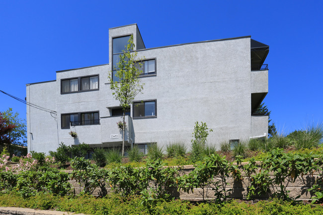 Village Apartments in Abbotsford, BC - Building Photo - Building Photo