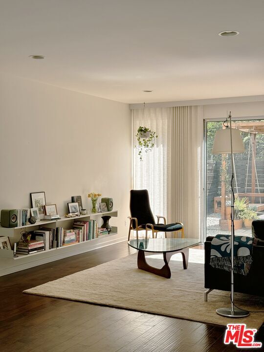 property at 2528 Via Artis