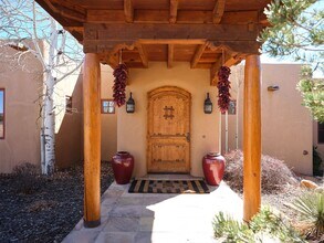 4 Bishops Dome Rd in Santa Fe, NM - Building Photo - Building Photo