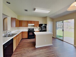 820 Bee Creek Ln in Fort Worth, TX - Foto de edificio - Building Photo