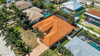2817 SW 42nd Ln in Cape Coral, FL - Foto de edificio - Building Photo