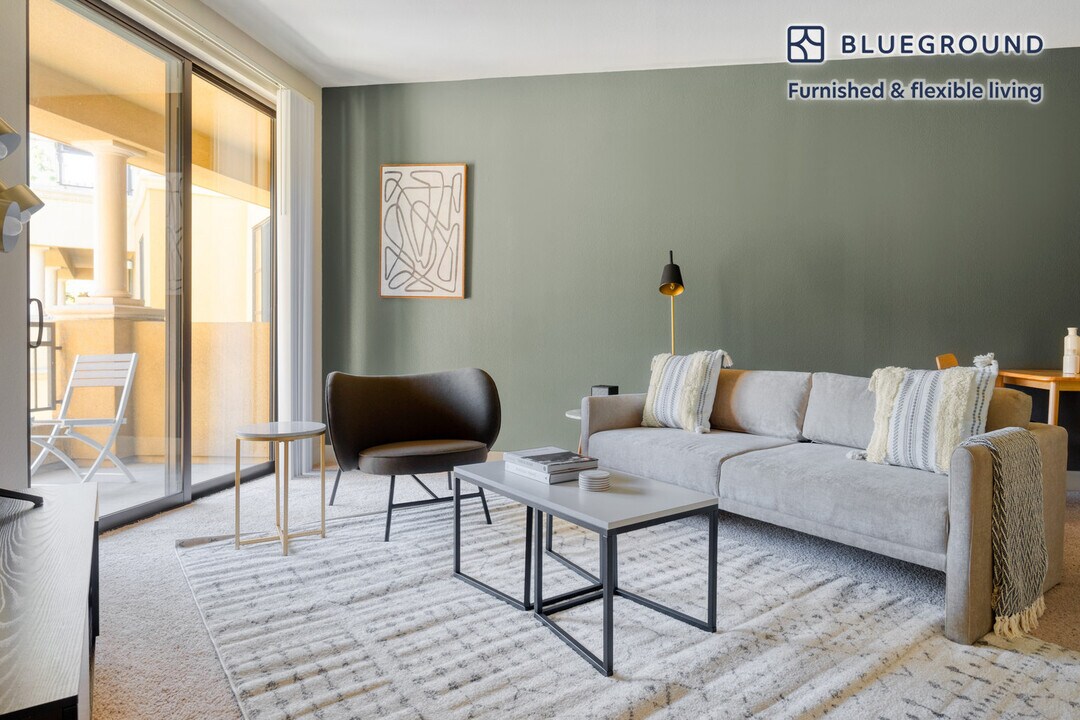 2383 N Main St-Unit -FL3-ID958 in Walnut Creek, CA - Foto de edificio