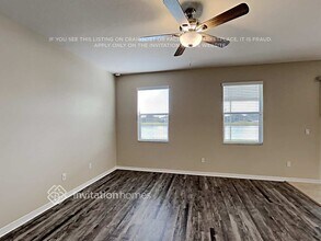 11237 82nd St E in Parrish, FL - Foto de edificio - Building Photo