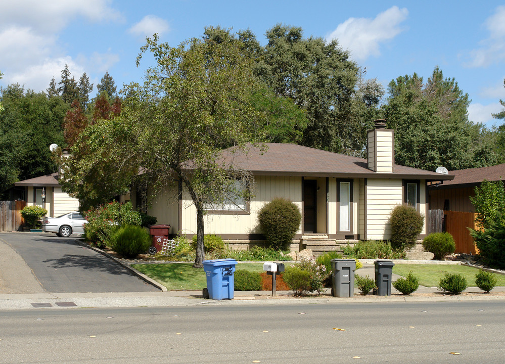 5923 Montecito Ave in Santa Rosa, CA - Building Photo