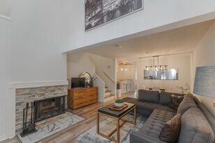 16800 Sugar Pine Dr in Houston, TX - Building Photo