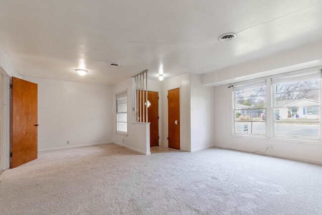 809 Crescent St in Denton, TX - Building Photo - Building Photo