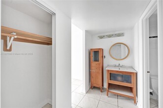 20335 W Country Club Dr in Aventura, FL - Building Photo - Building Photo