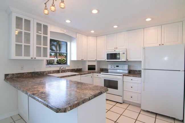 5925 Longbow Ln in West Palm Beach, FL - Building Photo - Building Photo