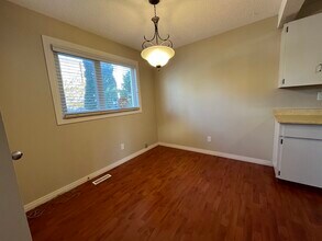 11111-11126 26 Ave NW in Edmonton, AB - Building Photo - Building Photo