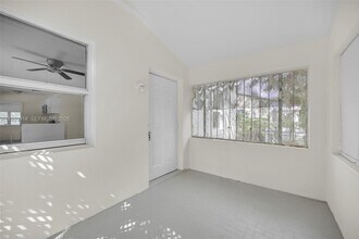 299 NW 43rd St in Miami, FL - Building Photo - Building Photo