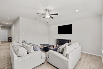 10929 33rd Ave N in Texas City, TX - Building Photo - Building Photo