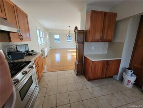 130 Locust Ave in New Rochelle, NY - Building Photo - Building Photo