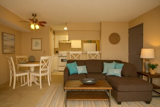 351 Lone Hill Dr in Altamonte Springs, FL - Foto de edificio - Building Photo