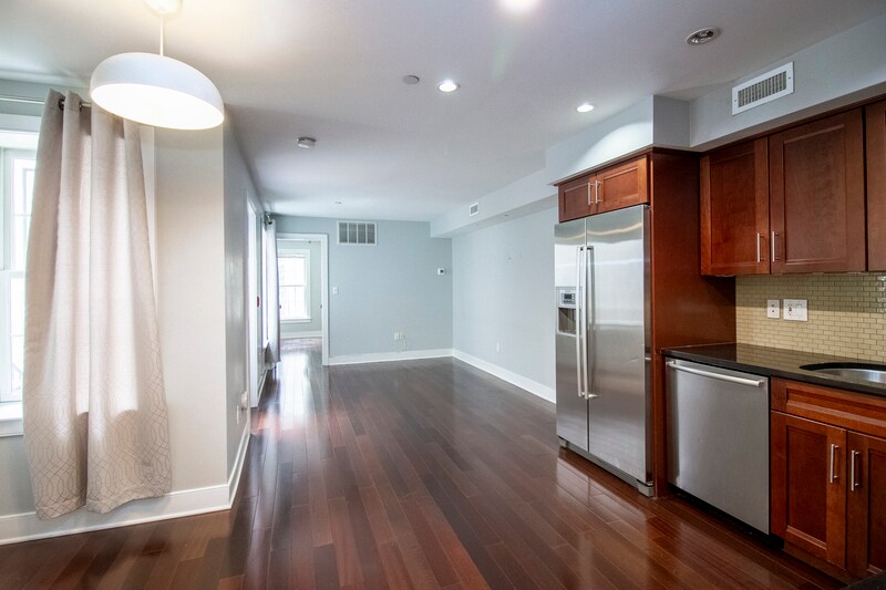 1522 Race St in Philadelphia, PA - Building Photo