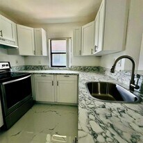 4030 NW 87th Ave in Sunrise, FL - Building Photo