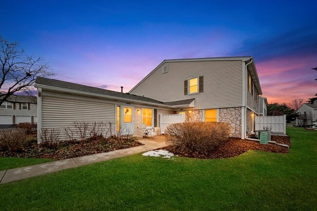 1033 Glouchester Harbor in Schaumburg, IL - Building Photo - Building Photo