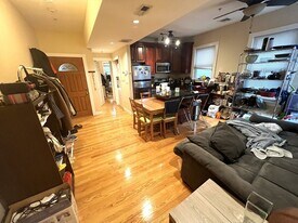 165 Hampshire St in Cambridge, MA - Building Photo