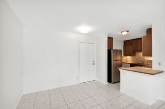 3040 NE 16th Ave in Oakland Park, FL - Building Photo - Building Photo
