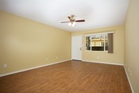 Woodlawn Gardens Apartments photo'