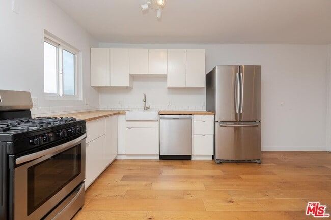 3933 Marathon St in Los Angeles, CA - Building Photo - Building Photo