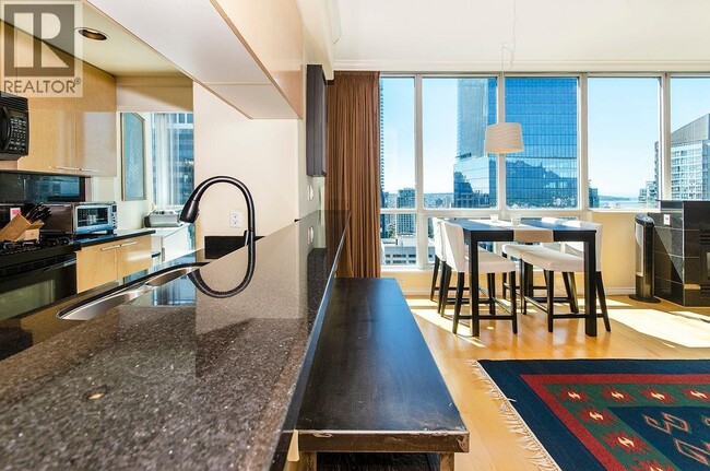 1111 W Pender St in Vancouver, BC - Building Photo - Building Photo