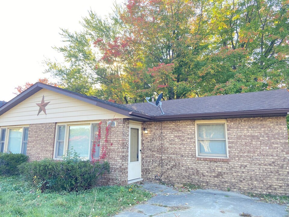 1014 S 21st St in Chesterton, IN - Building Photo
