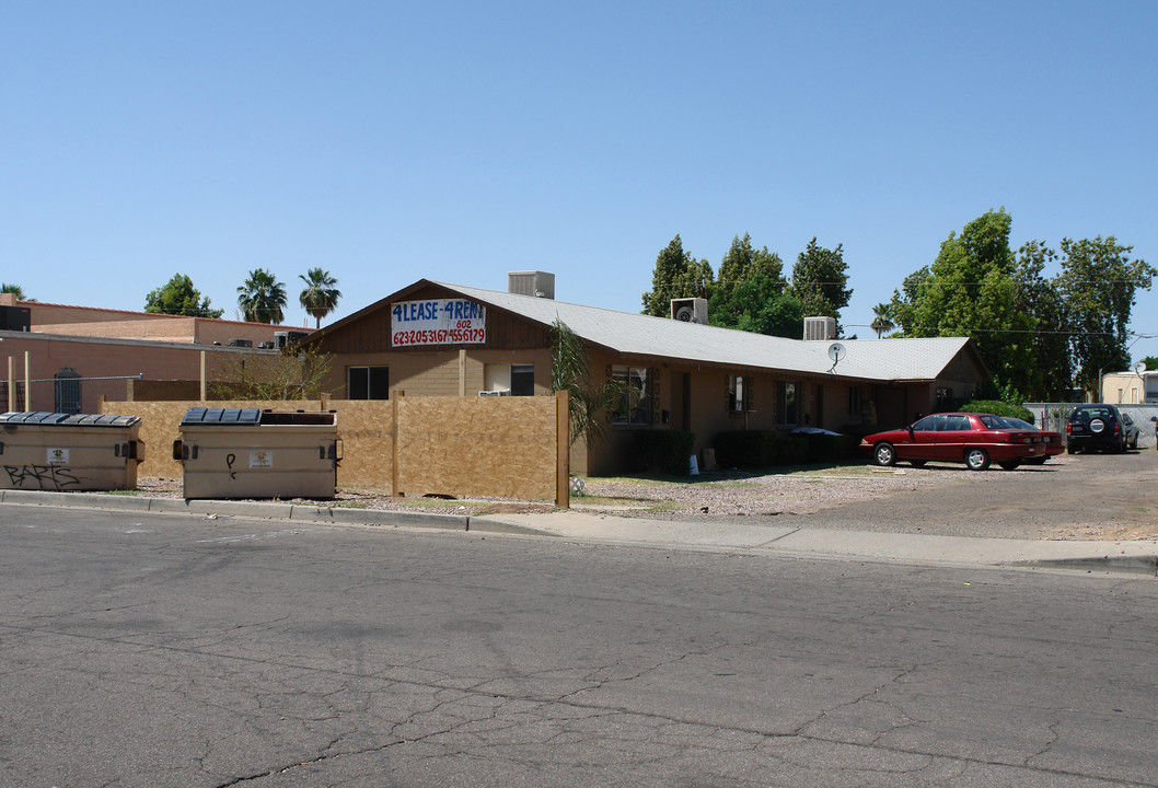 5828 W Rose Ln in Glendale, AZ - Foto de edificio