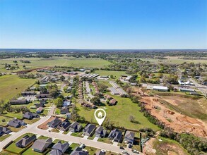 109 Callie St in Smithville, TX - Building Photo - Building Photo