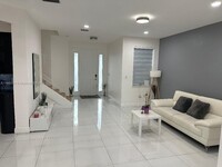 8159 NW 116th Ct in Doral, FL - Foto de edificio - Building Photo