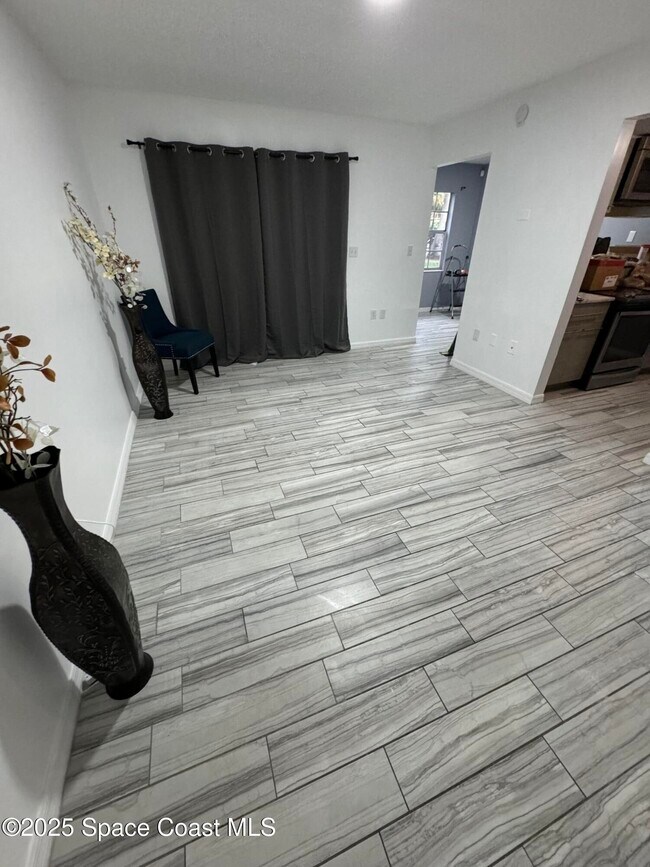137 Bristol Ct in Melbourne, FL - Building Photo - Building Photo