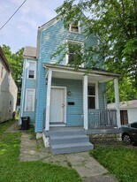 6710 Vine St in Cincinnati, OH - Building Photo