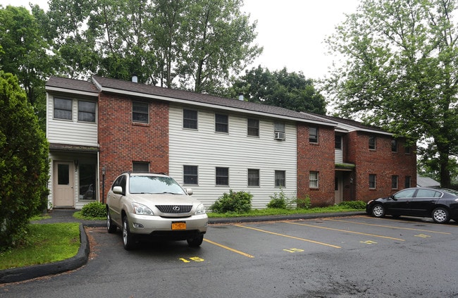 Willow Heights Apartments in Schenectady, NY - Building Photo - Building Photo