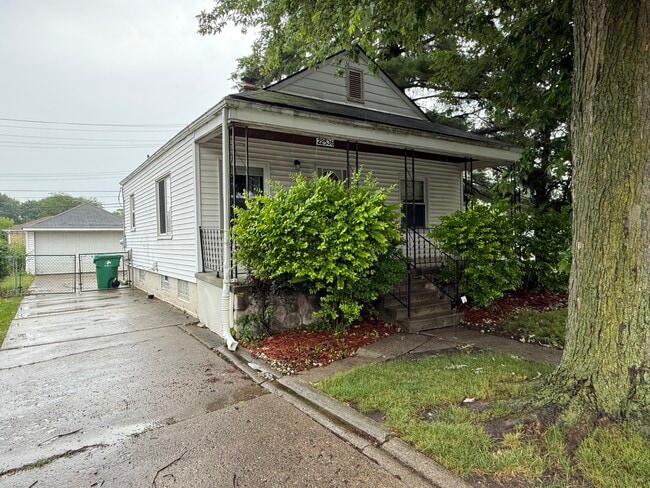 property at 22538 Raven Ave