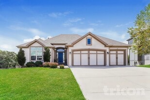 7211 NE 116th Pl in Kansas City, MO - Building Photo