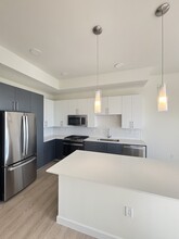 19550 NE 26th Ave, Unit C12 in Miami, FL - Building Photo - Building Photo
