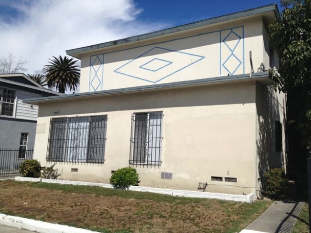 901 E 51st St in Los Angeles, CA - Building Photo - Building Photo