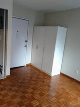 240 E 23rd St, Unit 4a in New York, NY - Building Photo - Building Photo