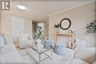 1275 Bentley Dr in London, ON - Building Photo - Building Photo