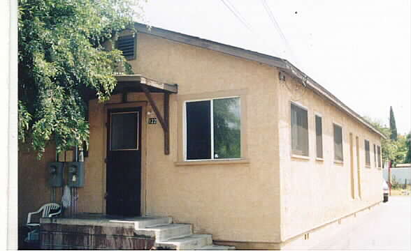 122 Garcia  Alley in Santa Paula, CA - Building Photo - Building Photo