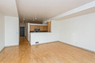 720 Queen Anne Ave N in Seattle, WA - Building Photo - Building Photo