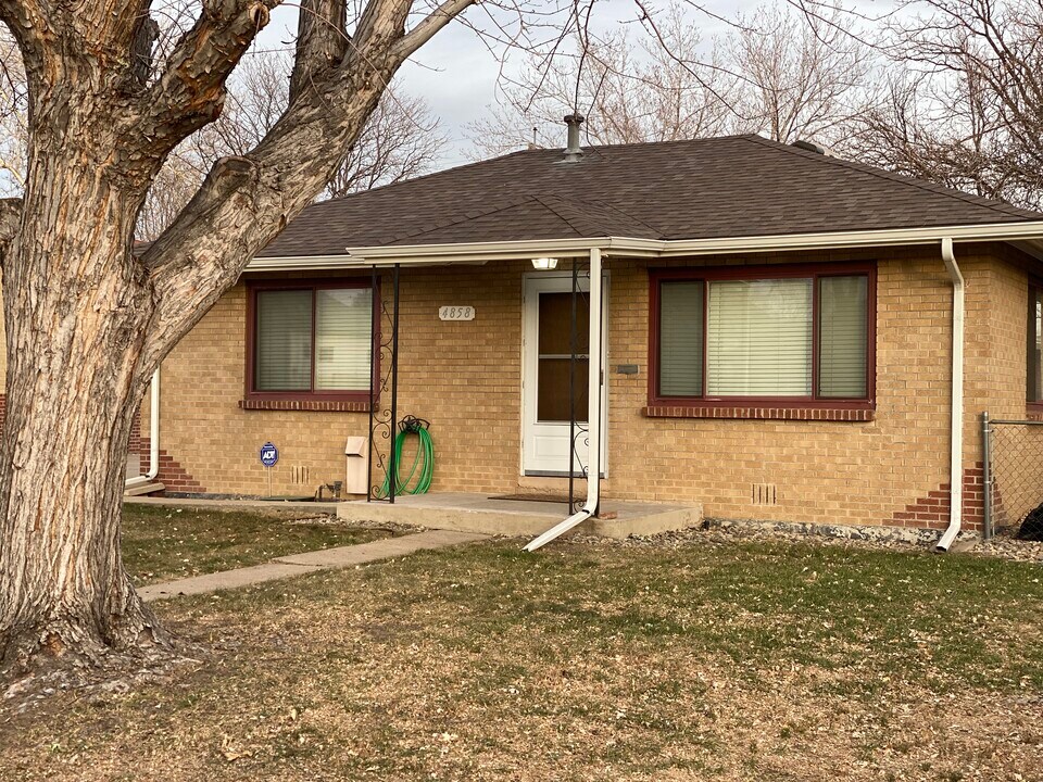 4858 Benton St in Denver, CO - Building Photo