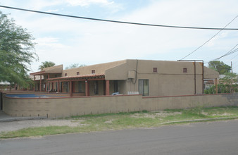 Alturas Apartments in Tucson, AZ - Building Photo - Building Photo