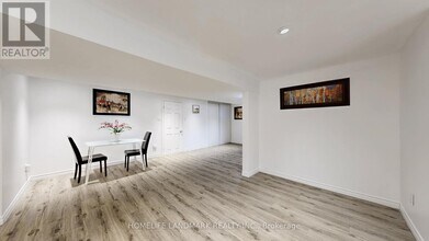 11 Uplands Ave in Vaughan, ON - Building Photo - Building Photo