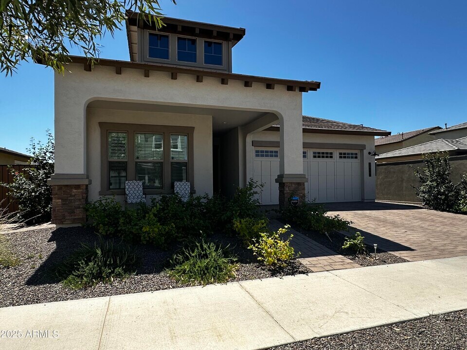 1979 W Lariat Ln in Phoenix, AZ - Building Photo
