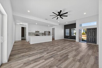 128 NW 7th St in Cape Coral, FL - Building Photo - Building Photo