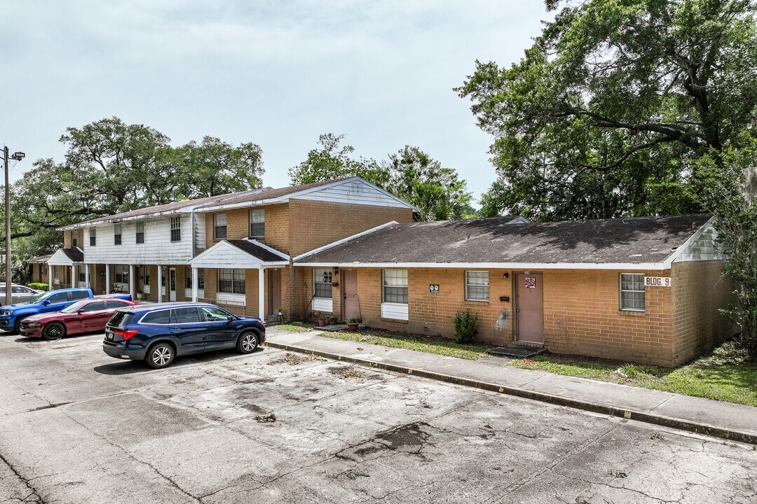 Clearview Townhouses in Jacksonville, FL - Building Photo